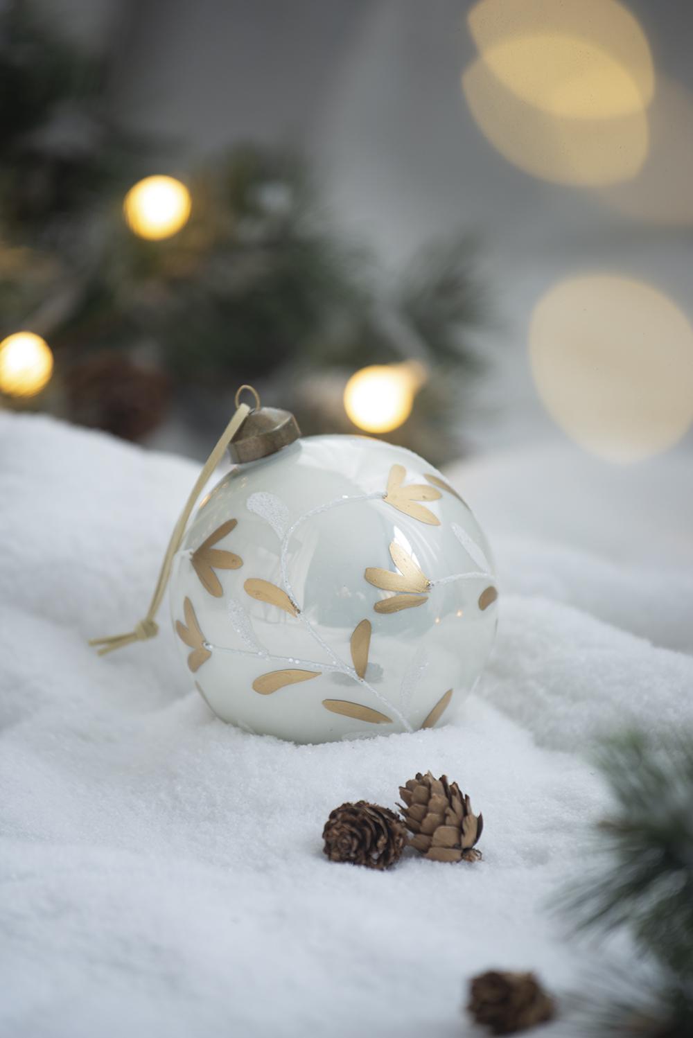 White with Gold Christmas Ball Ornaments, Set of 6