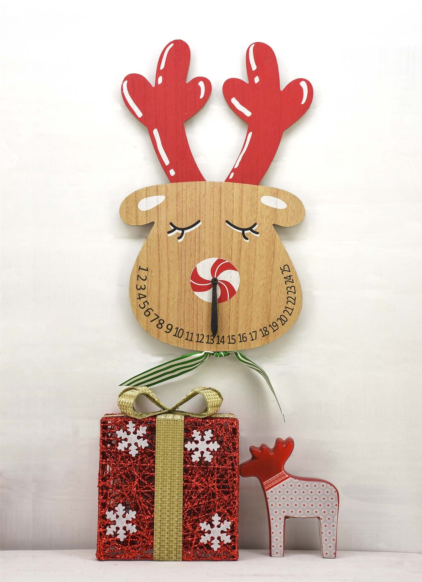 Reindeer Shaped Wood Wall Christmas Countdown Calendar